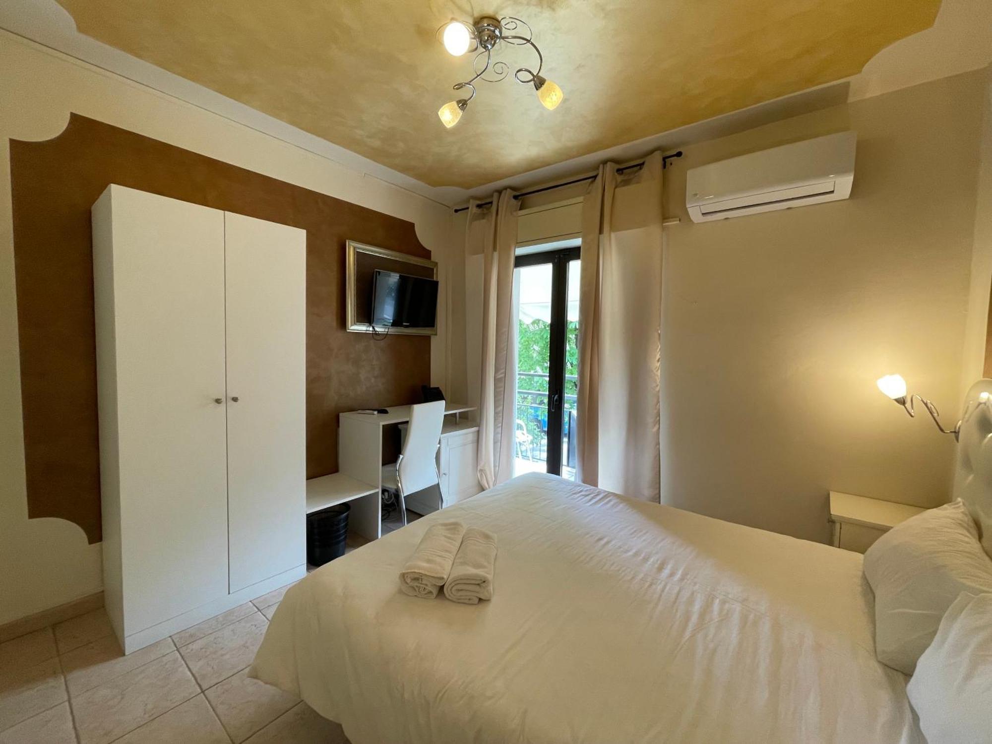 Hotel Central Giacomini Salò Eksteriør billede